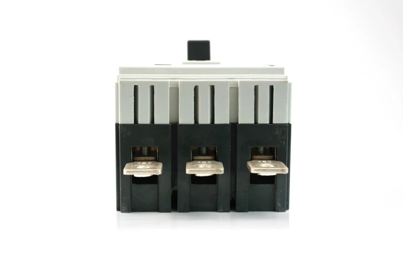 Fixed Type MCCB Moulded Case Circuit Breaker