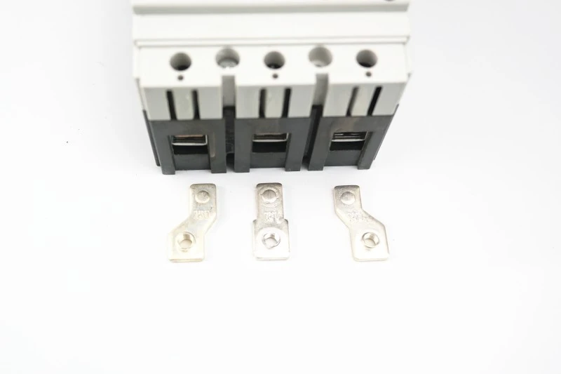 Fixed Type MCCB Moulded Case Circuit Breaker