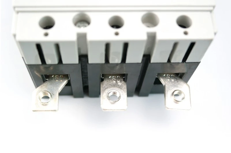 Fixed Type MCCB Moulded Case Circuit Breaker