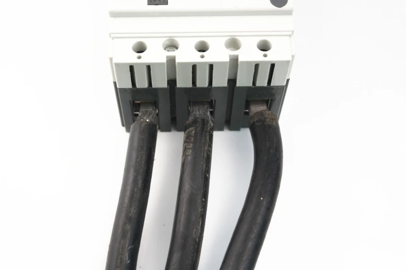 Fixed Type MCCB Moulded Case Circuit Breaker